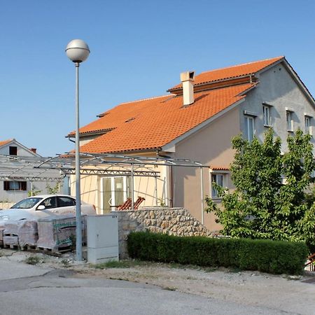 Apartment Njivice 5458D Exterior photo